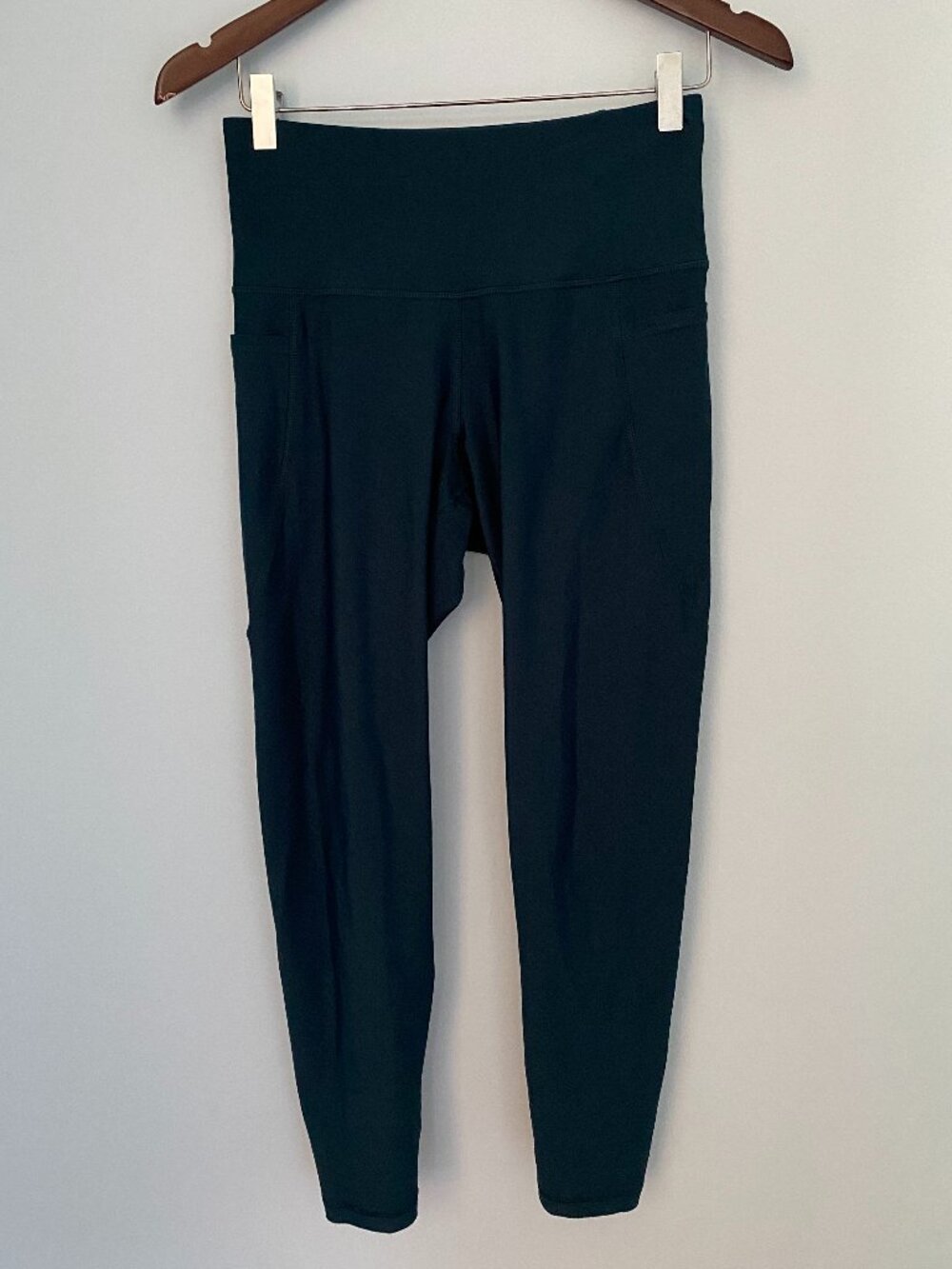 Old Navy Active Elevate (now called Powersoft) Leggings Go-Dry 7/8 Length